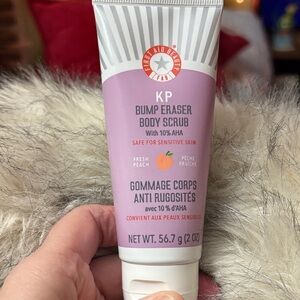 First Aid Beauty KP Bump Eraser Body Scrub - Fresh Peach